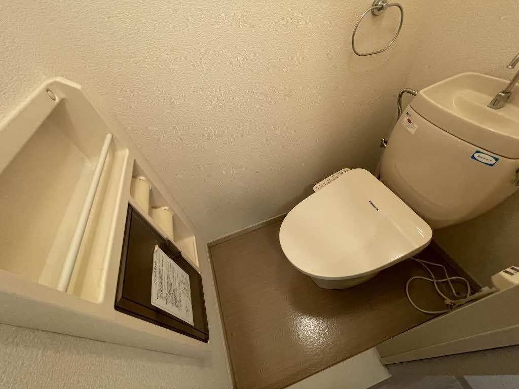 トイレ　トイレ