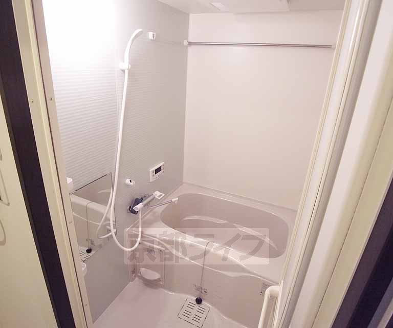 バス・シャワールーム　オシャレなバスルームです。