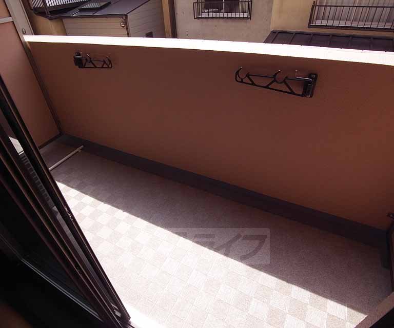 バルコニー　日差しの気持ちいいバルコニーです。