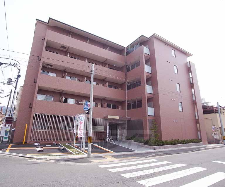 建物外観　大型のマンションです。