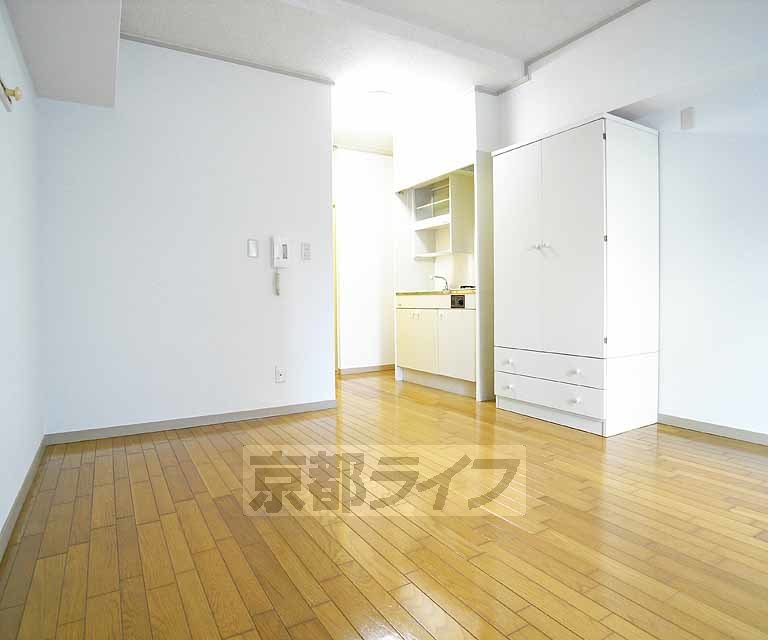 居室・リビング　綺麗な室内です。