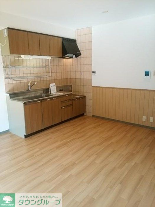 キッチン　※別部屋参考写真となります