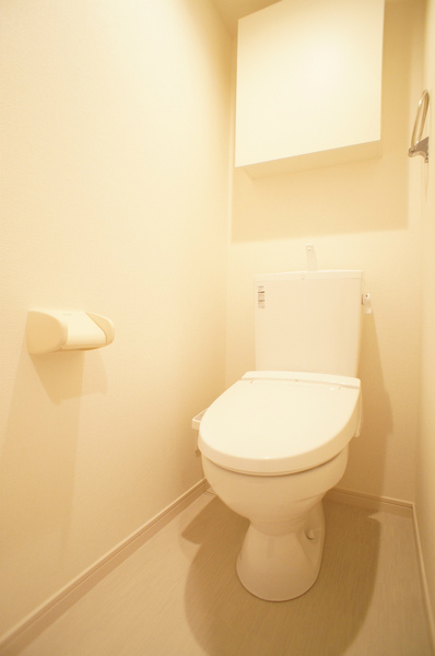 トイレ　温水洗浄便座