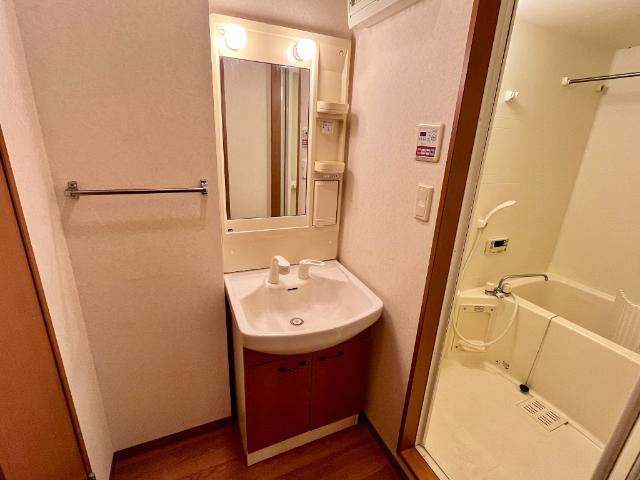 洗面設備　洗髪洗面化粧台