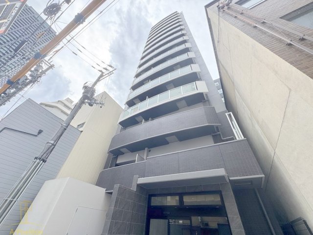 建物外観　コンフォリア・リヴ大阪本町