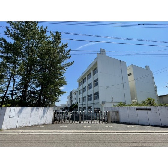 中学校　仙台市立加茂中学校（中学校）まで2354m