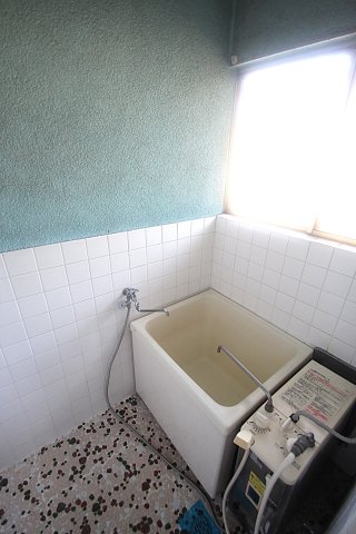 バス・シャワールーム　※同建物ほかのお部屋の写真です。