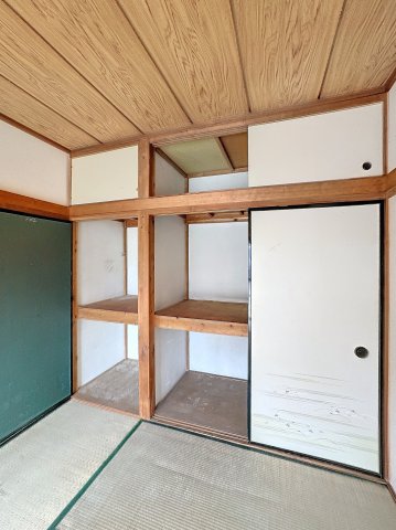 収納　※同建物ほかのお部屋の写真です。