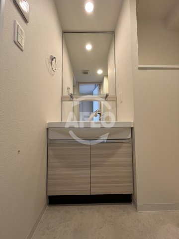 洗面設備　プレサンス新大阪ザ・シティ　洗面台