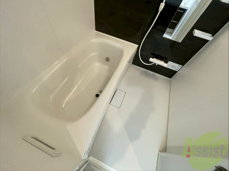 バス・シャワールーム　お風呂になります。一日の疲れを癒してくださいね。