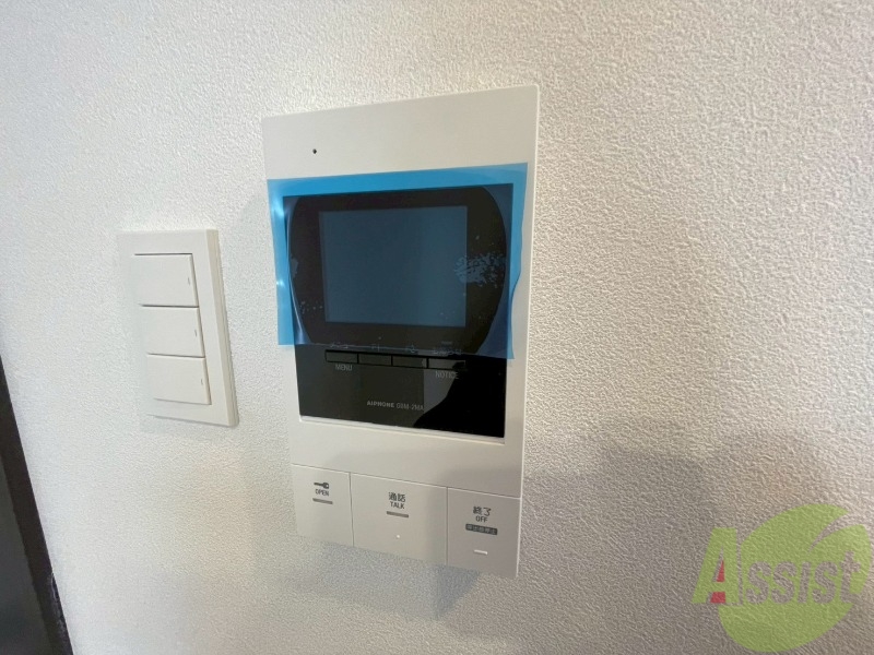 セキュリティ　ＴＶモニター付インターホンです。来客者の顔が見えるので安心！