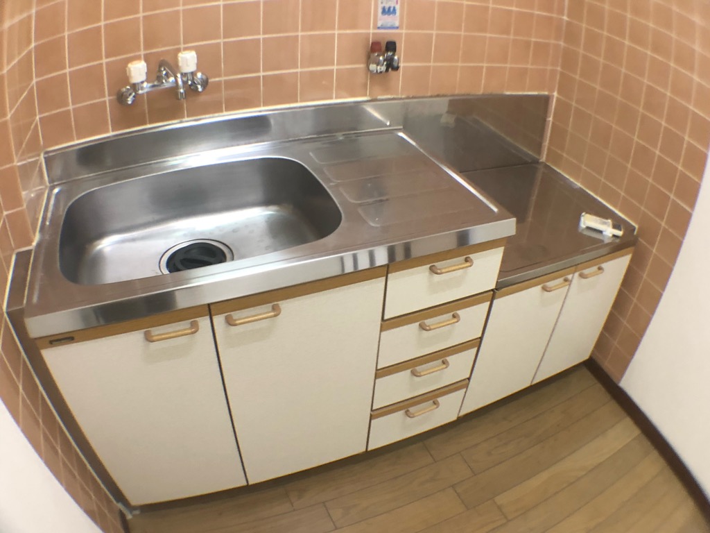 洗面設備　壁付けキッチンでスペースを有効活用☆