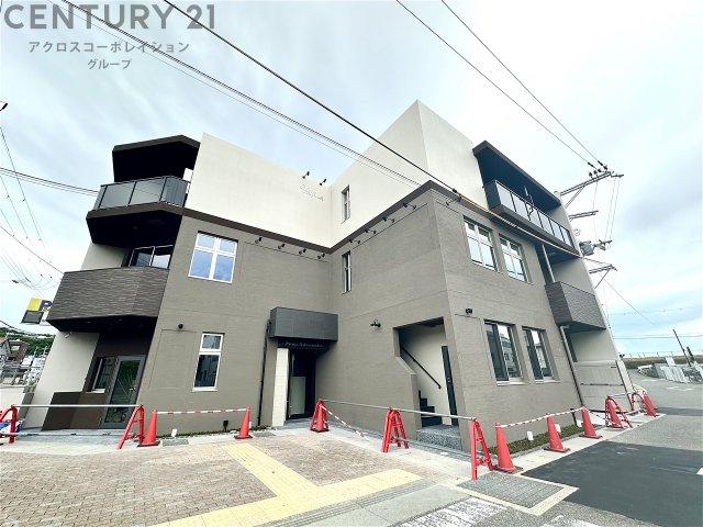 建物外観　顏認証式オートロック式で安心です！