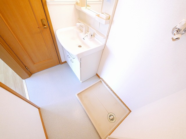 洗面設備　コンパクトで使いやすい洗面所