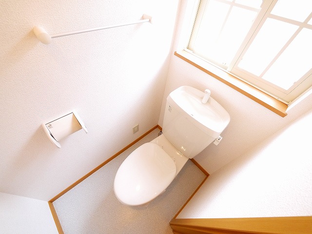 トイレ　落ち着いたトイレです