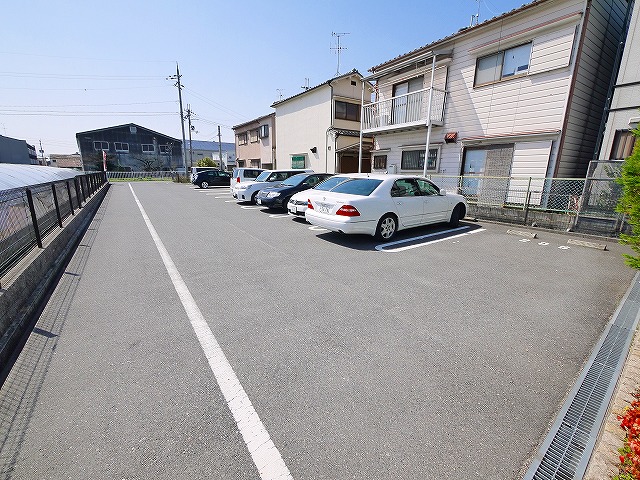 駐車場　駐車スペースもあります
