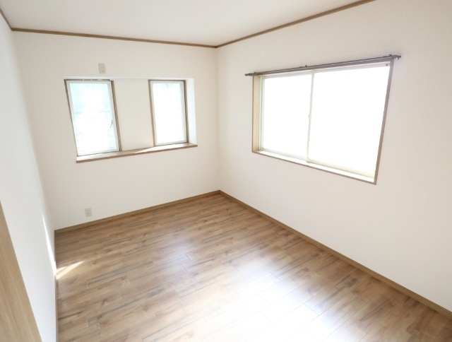 居室・リビング　※別号室の写真になります。