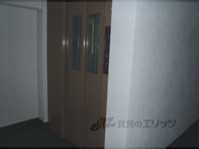 ロビー　エレベーター