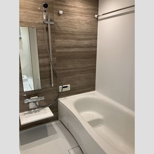 バス・シャワールーム　一坪風呂(追い焚き給湯・浴室換気乾燥機付き)