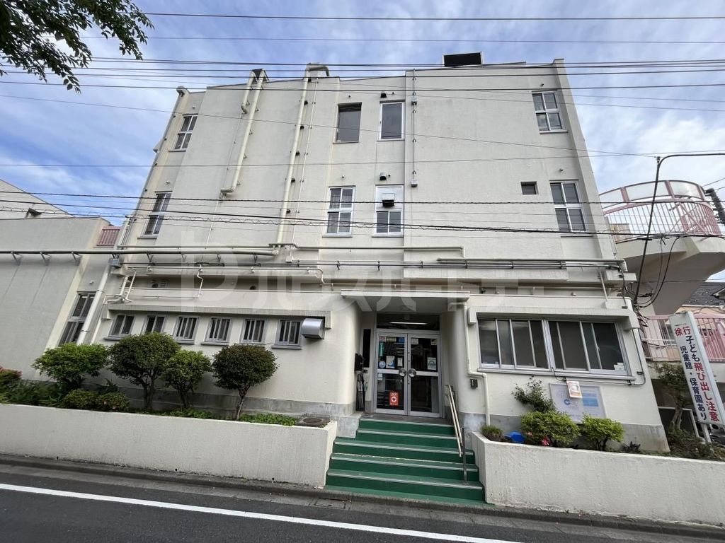 幼稚園・保育園　紅梅保育園（幼稚園・保育園）まで350m