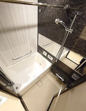 バス・シャワールーム　落ち着いた空間のお風呂です