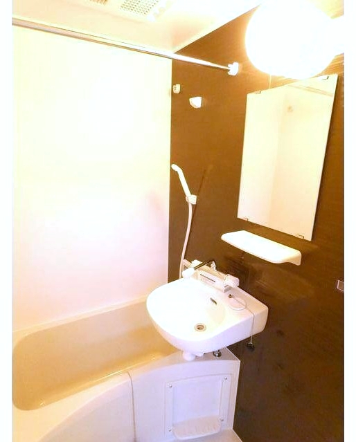 バス・シャワールーム　日々の疲れを癒すお風呂です♪