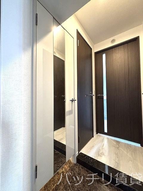 玄関　同シリーズの別のお部屋。現況を優先します。