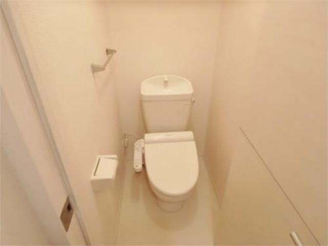 トイレ　温水洗浄便座