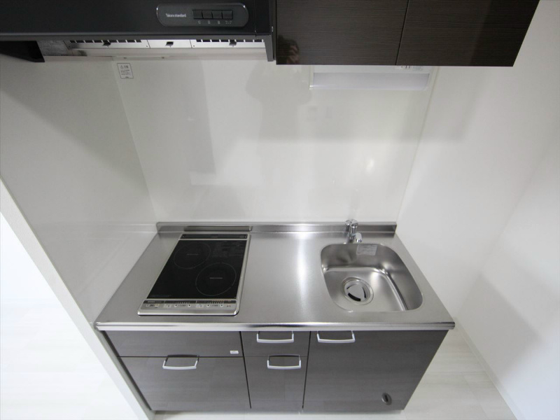 キッチン　システムキッチン（ＩＨ2口）冷蔵庫レンジ等ご用意できます