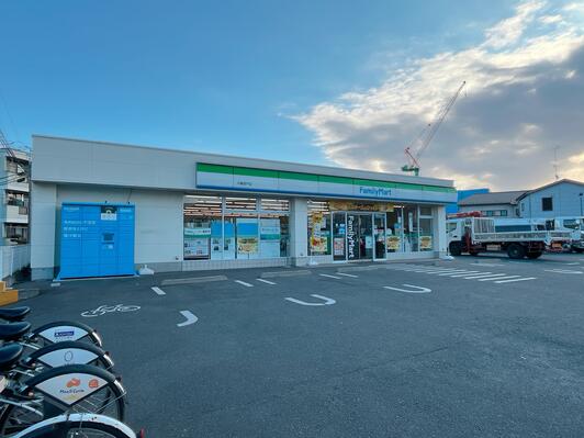 コンビニ　ファミリーマート川崎登戸店（コンビニ）まで662m