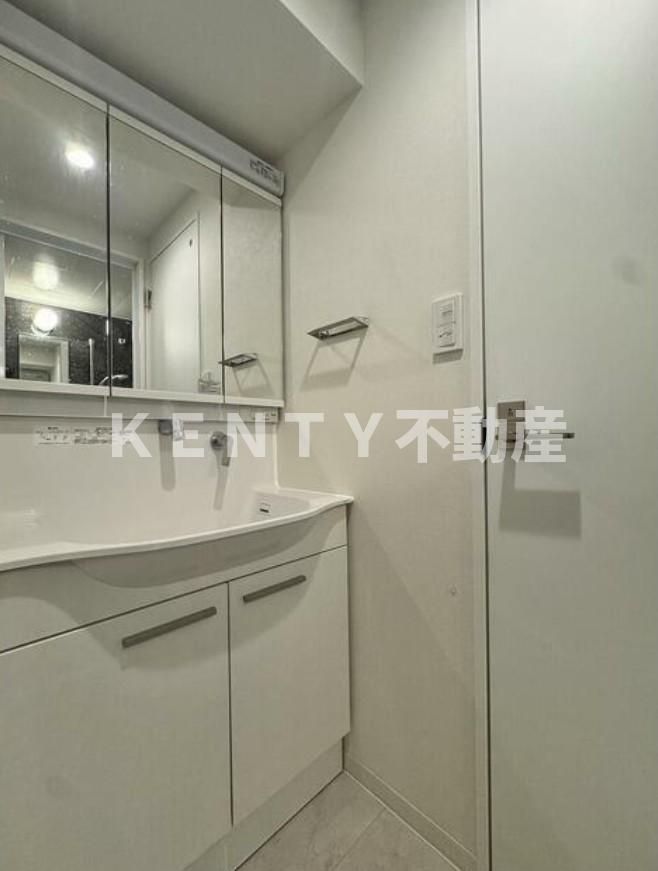 洗面設備　脱衣スペースもあります