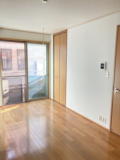 居室・リビング　長方ワイド設計　居室7.5帖　2面採光の明るい室内