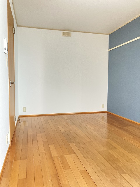 その他　居室7.5帖　（バルコニー側より撮影）