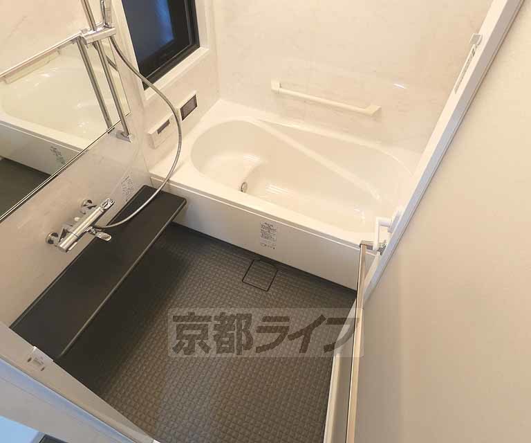 バス・シャワールーム　バスルームです。