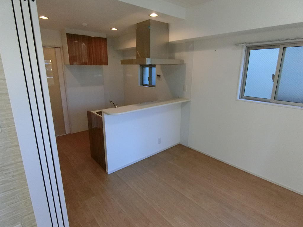 居室・リビング　明るいリビングです