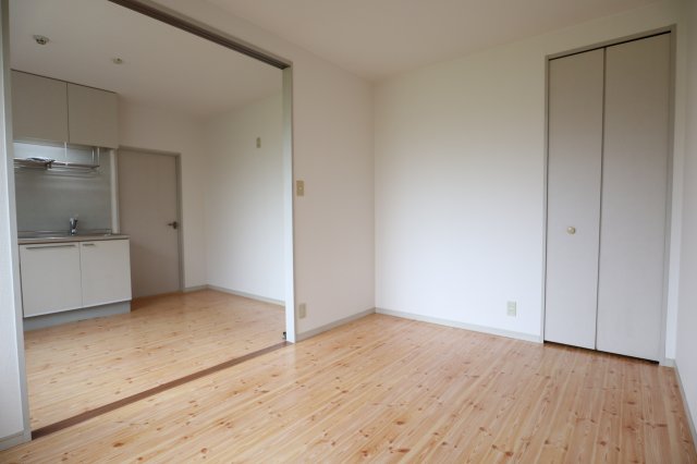 居室・リビング　大改装中の様子