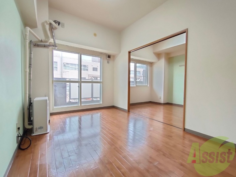 居室・リビング　広くてキレイなお部屋が広がっていて、充実した生活が送れそう。