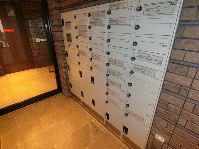 ロビー　宅配ボックス、メールボックス