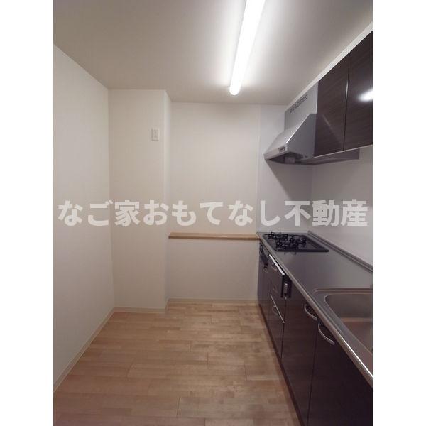キッチン　※写真は別号室