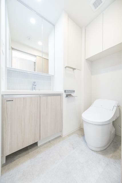 トイレ　※写真は同タイプ住戸です。