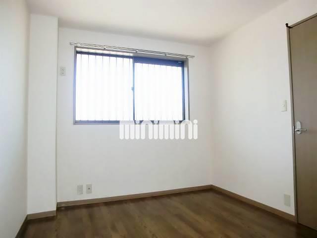 その他部屋・スペース　玄関側洋室６帖