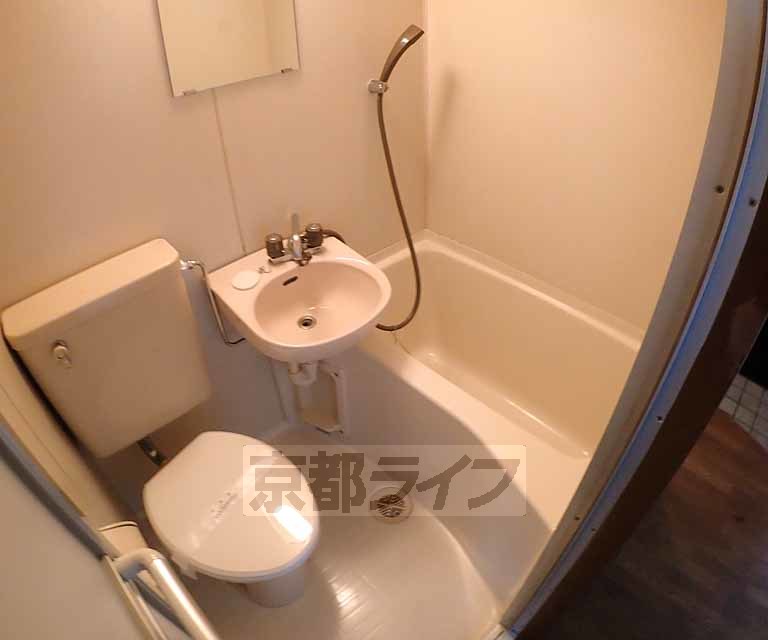 バス・シャワールーム　綺麗な浴室です