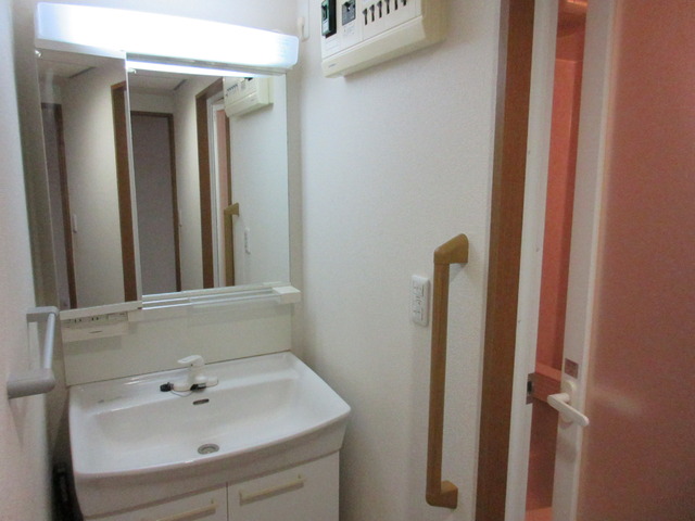 洗面設備　※代表的な内装写真を掲載しております。