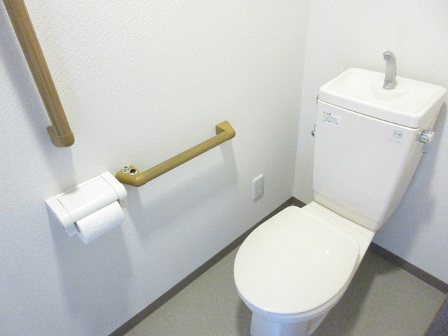 トイレ　※代表的な内装写真を掲載しております。