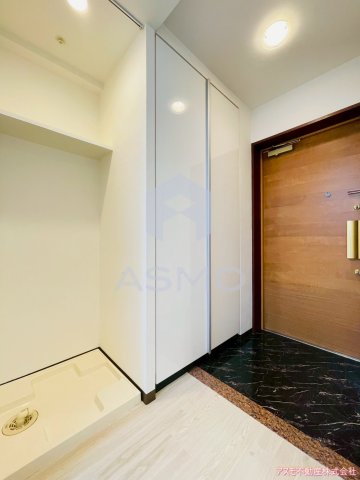 玄関　同マンション別部屋　参考写真