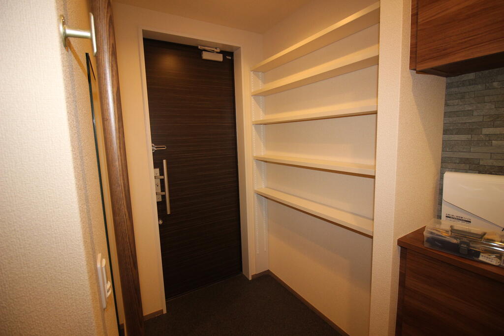 玄関　玄関：画像は同社類似物件の写真