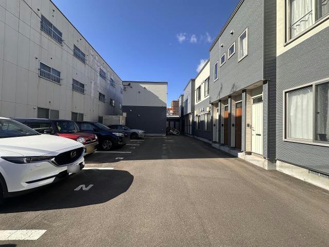 駐車場　駐車場