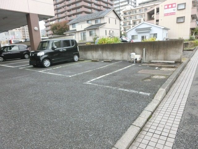 駐車場　敷地内駐車場