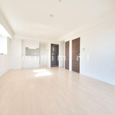 居室・リビング　写真は別号室となります。現況優先。