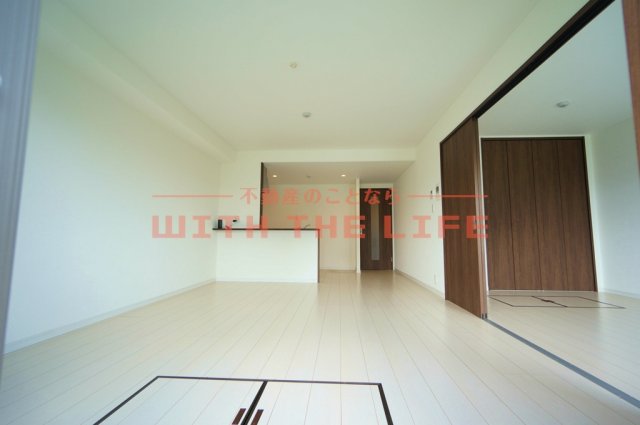 居室・リビング　ゆったり過ごせる居間です